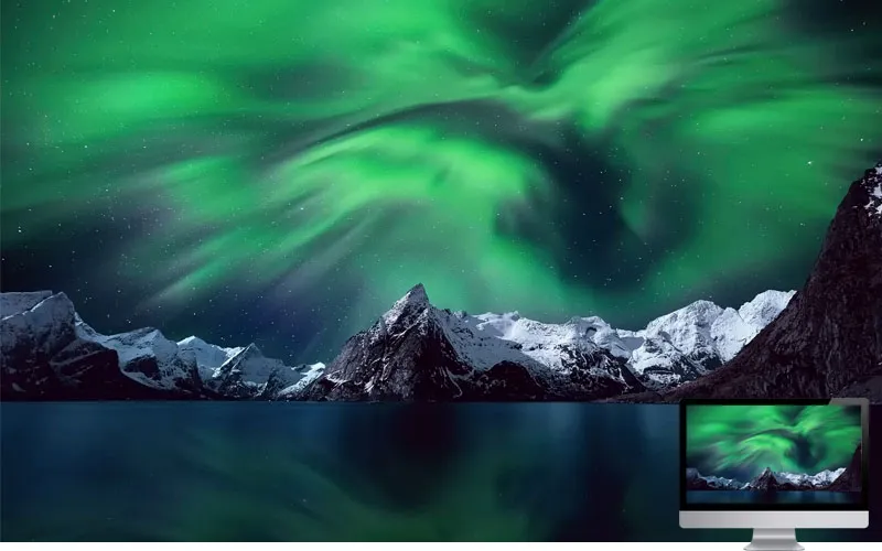 8. Beautiful Aurora in Lake