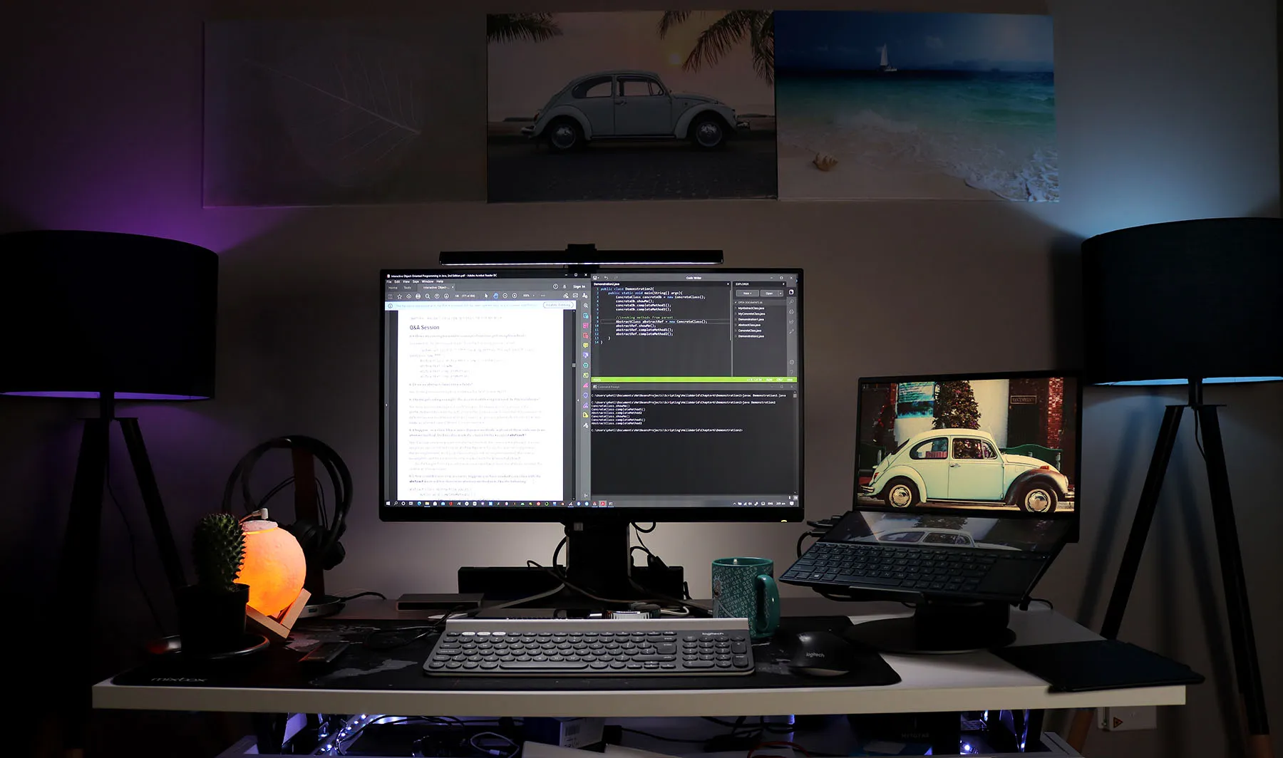 Menghubungkan ke Monitor Eksternal