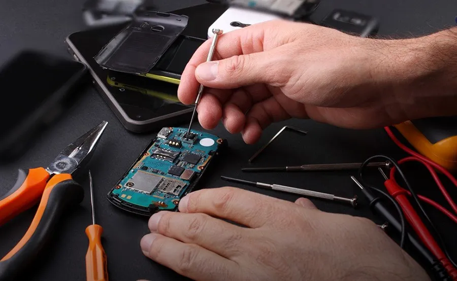 Perbaikan komponen WiFi yang rusak