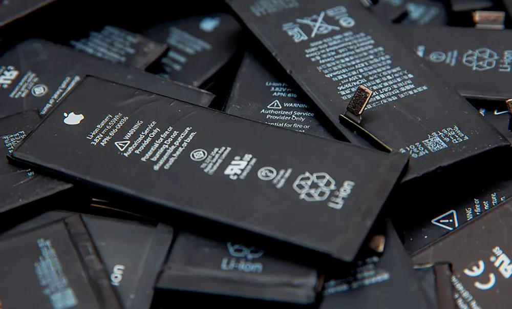 Komponen Baterai Smartphone