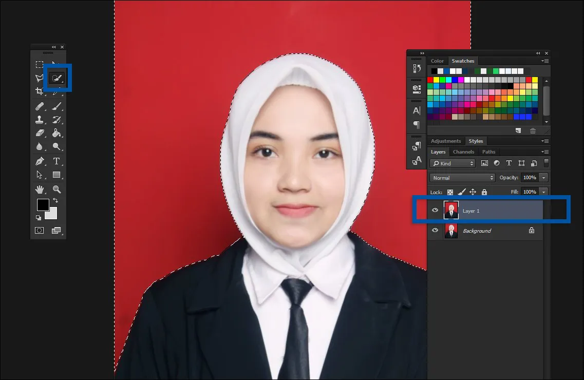 2 Buat layer baru dan seleksi foto Anda