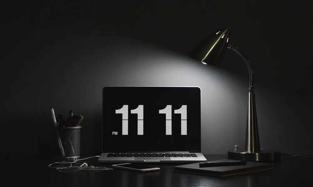 10. Dark Background Setup Laptop HD