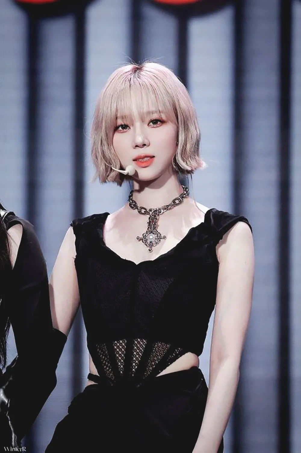 12 Rambut Pendek dengan Warna Milk Tea Ala Korea