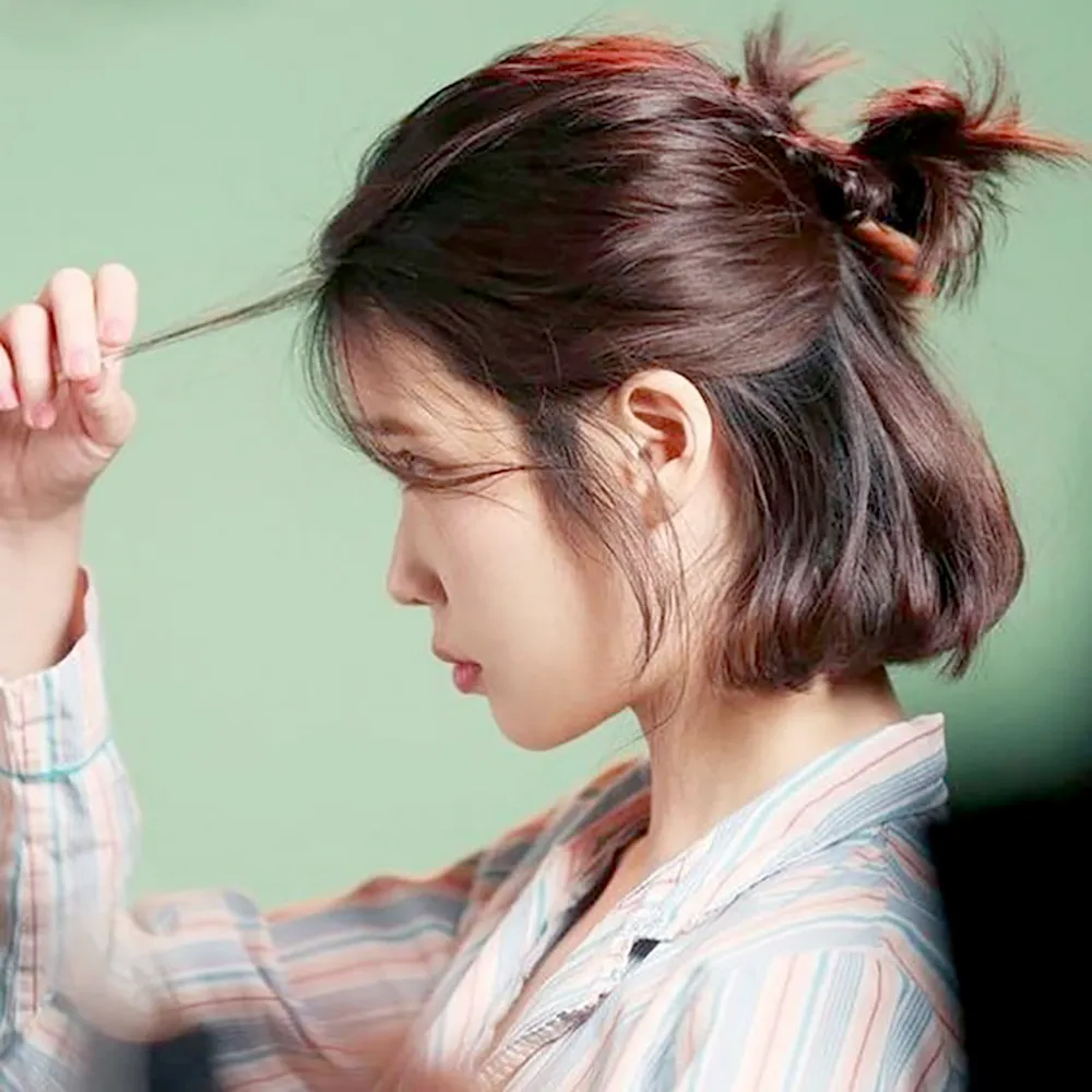 6 Half Up Messy Bun Gaya Wanita Korea
