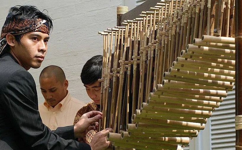 Cara Memainkan Angklung