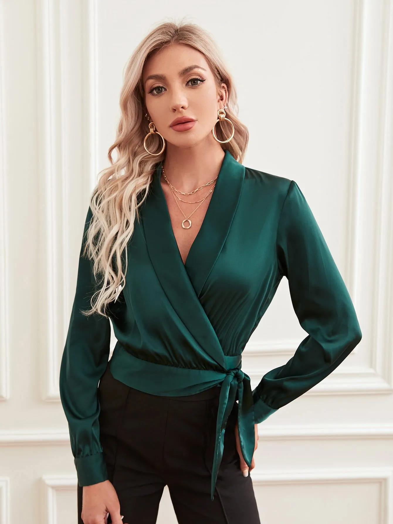 4 Atasan Bersiluet Blusas