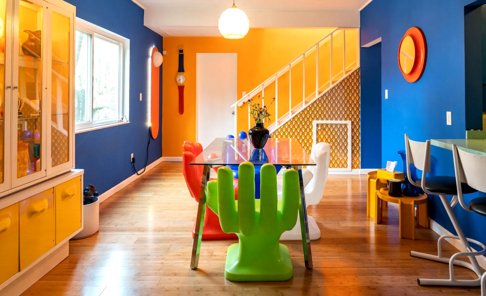 Kombinasi Biru Orange