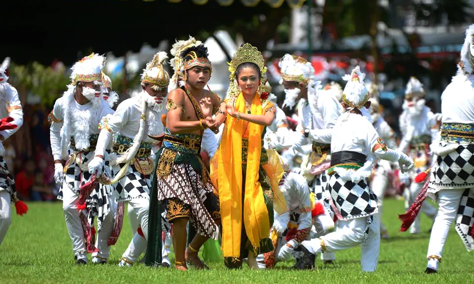 6 Tari Kethek Ogleng