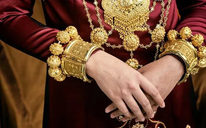 Kalung dan Gelang Sumbar