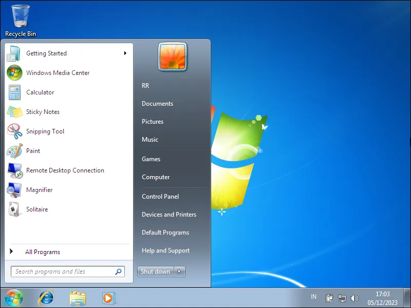 16-4. Tampilan Home Screen Windows 7