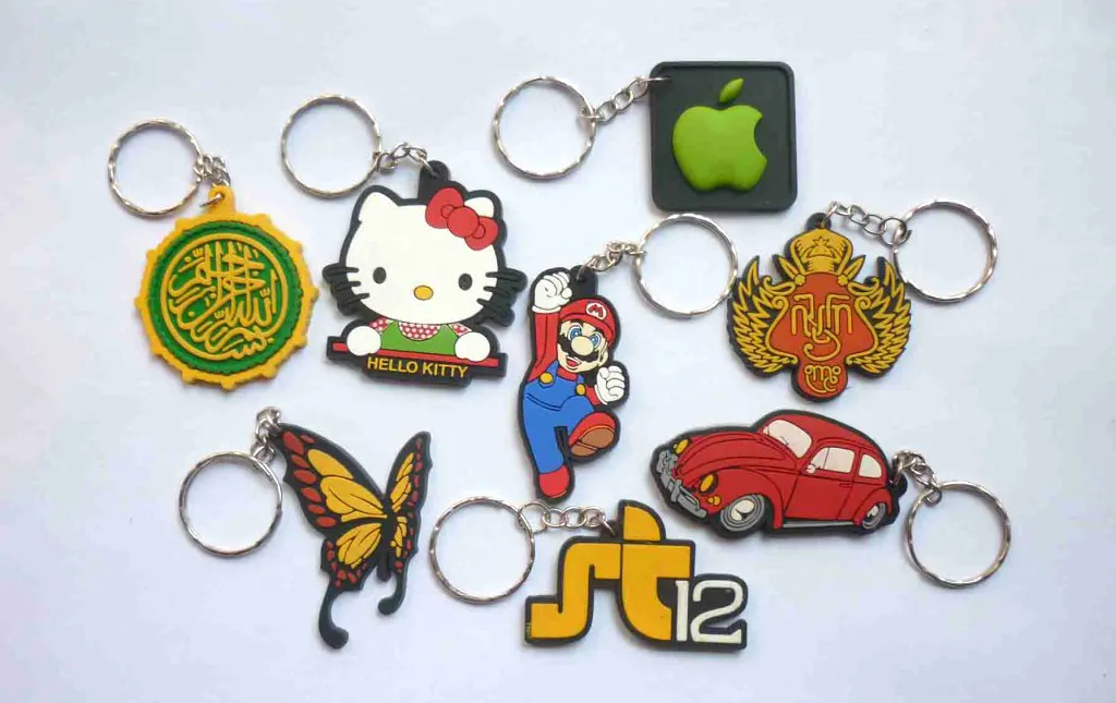 2. Gantungan kunci karet gelang bekas