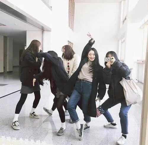 Gambar 11. PP (Foto Profil) Grup Gokil mirror selfie