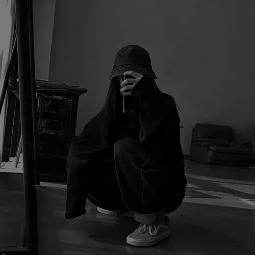 Gambar 12. PP WA Sendiri Keren mirror selfie jongkok