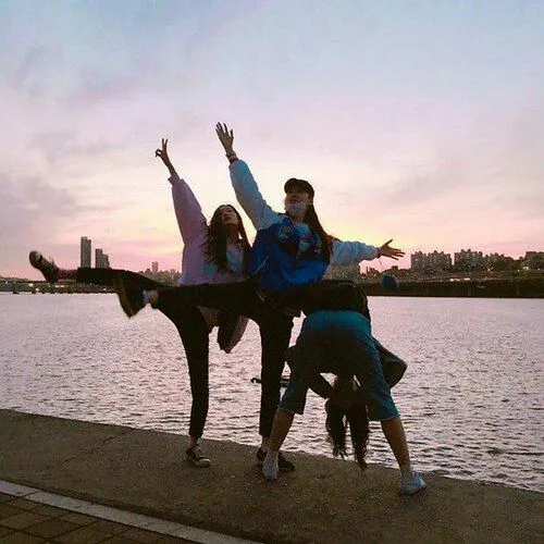 Gambar 14. PP (Foto Profil) Grup Gokil balerina pinggir danau