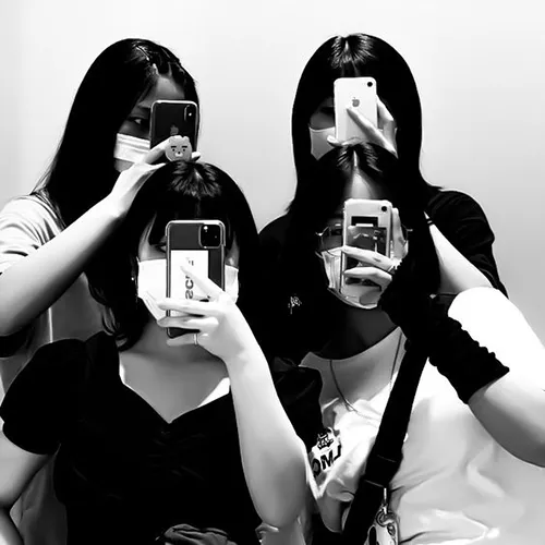 Gambar 15. PP (Foto Profil) Grup Keren mirror selfie bersama