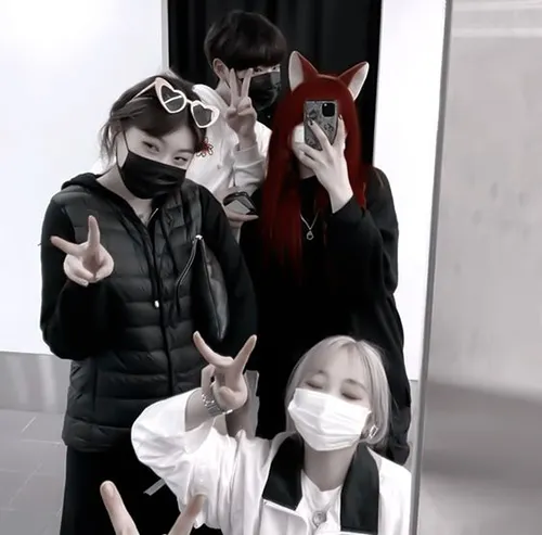 Gambar 16. PP (Foto Profil) Grup Keren mirror selfie