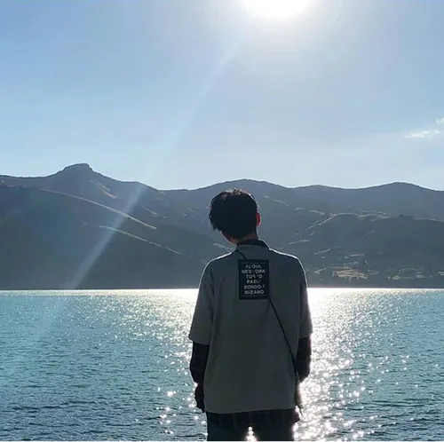 Gambar 24. PP WA Sendiri Aesthetic cowok pinggir danau