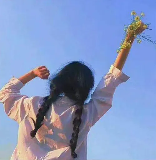 Gambar 04. PP WA Aesthetic cewek happy