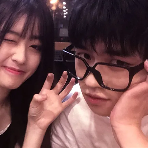 Gambar 05. PP WA Korea Couple Terpisah di Caffe (Cowok)