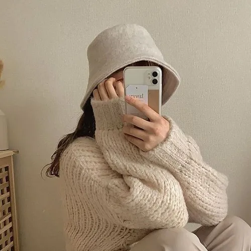 Gambar 07. PP WA Aesthetic cewek mirror selfie