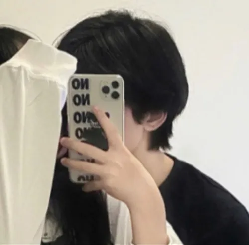 Gambar 13. PP WA Korea Couple Terpisah Mirror Selfie (Cowok)