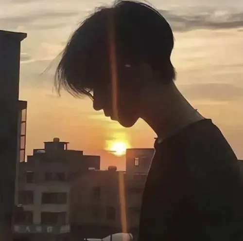 Gambar 21. PP WA Aesthetic cowok sunset