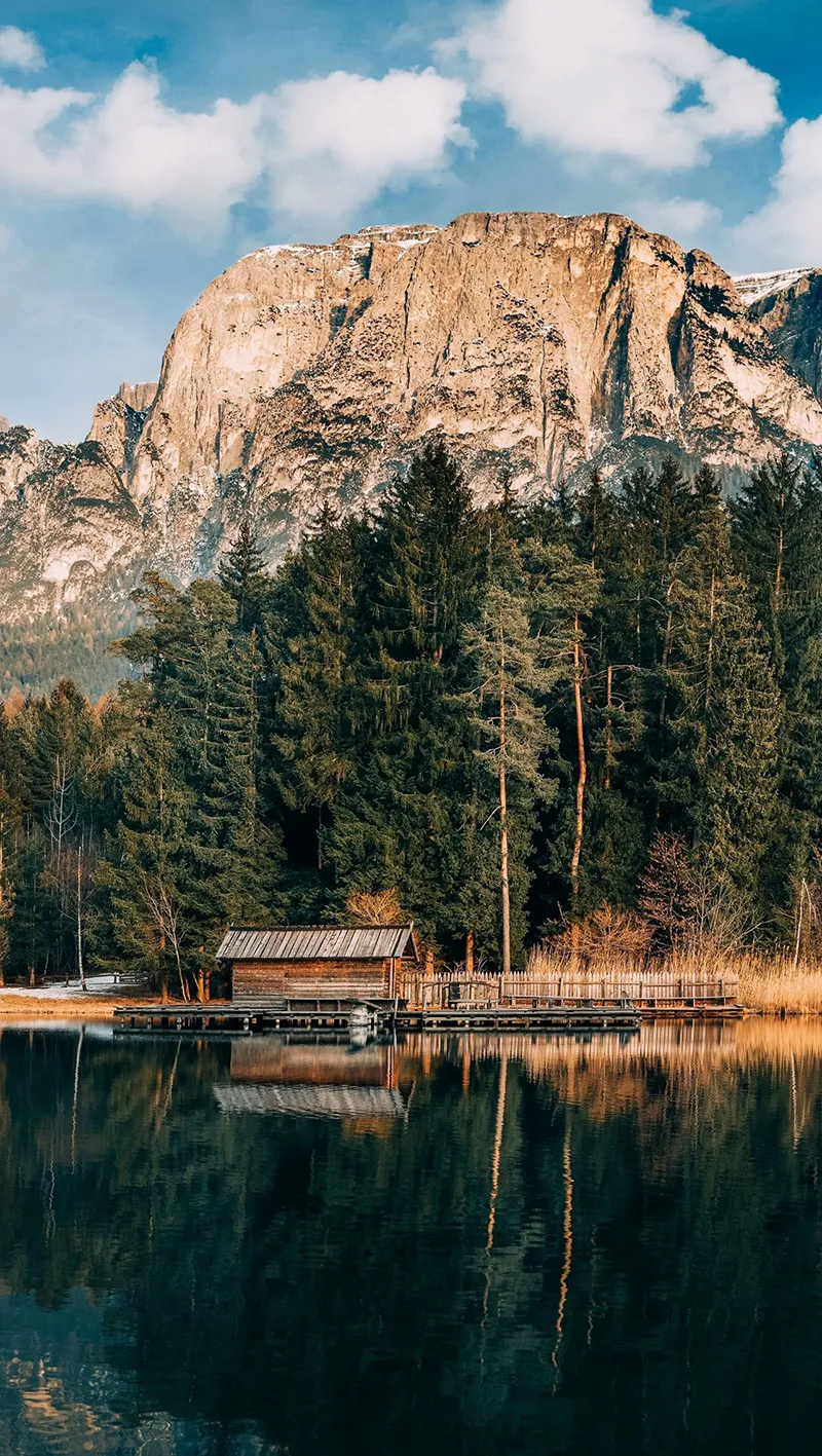 Gambar 20. Rumah Pinggir Danau