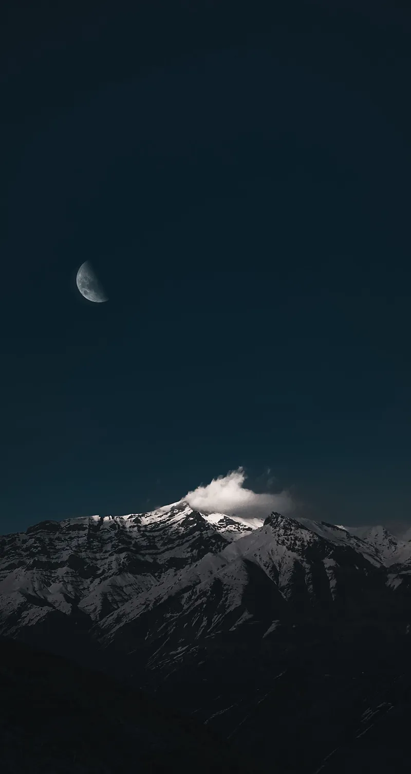 Gambar 21. Bulan dan Gunung