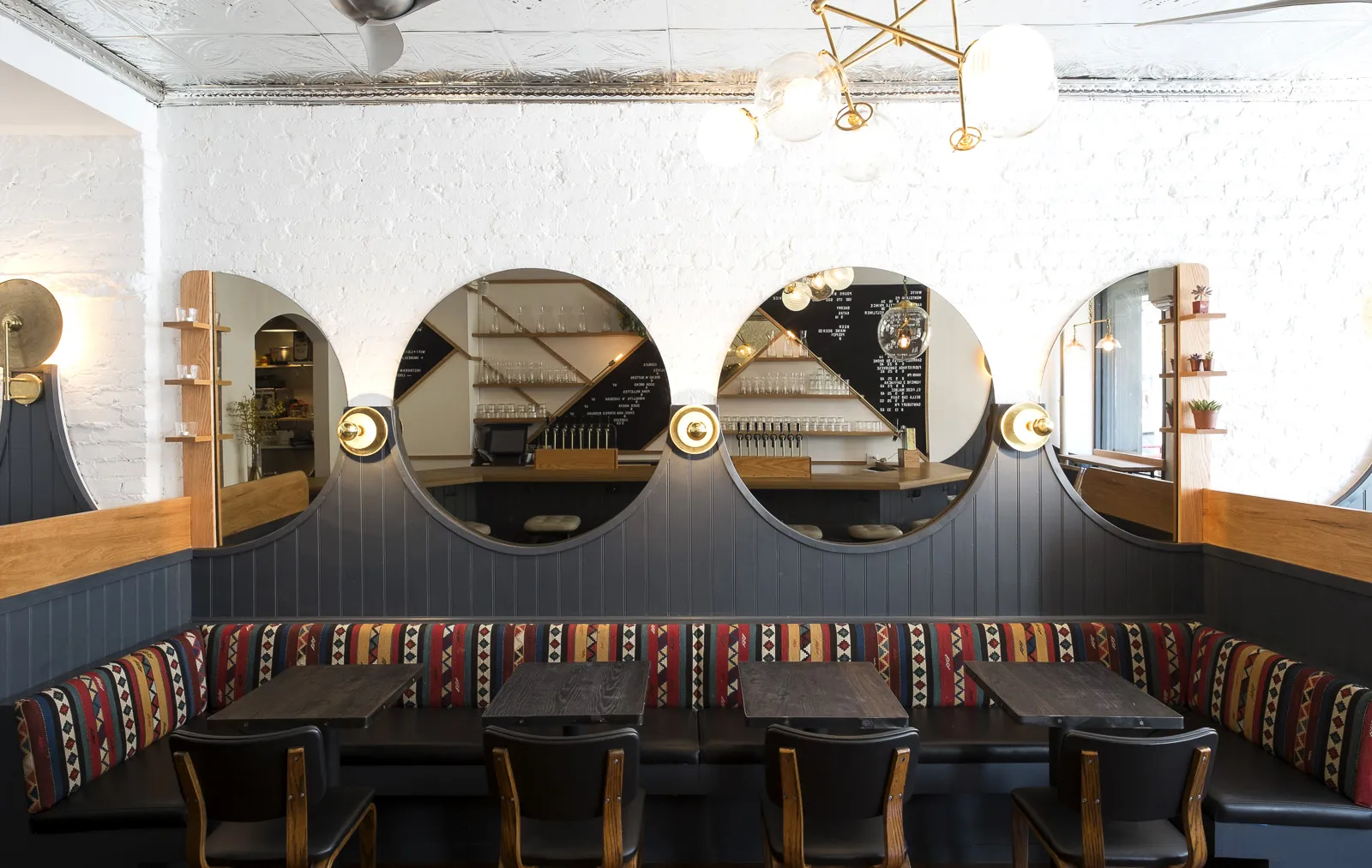 Tempat Favorit Lois Bar NYC Saat Nongkrong